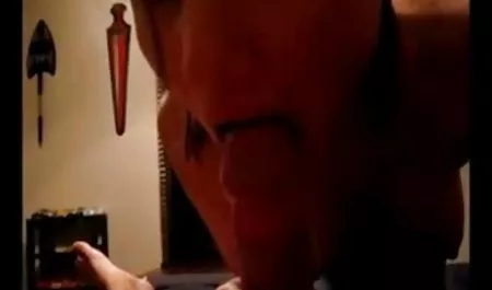 أمي الساخنة التدخين الملاعين سكس محارم مترجم حقيقي ربيب لها
