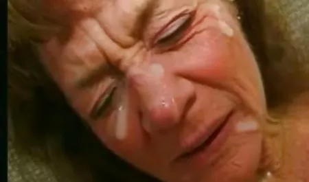المدقع ضخ في سن المراهقة سكس مترجم في المطبخ الهرة