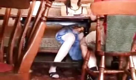 سكرتيرة سكس محارم مترجم مصري ورئيسها أكل كس ومقص على الطاولة في العمل