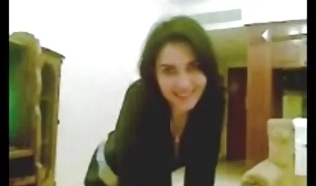تضيع جمال بيوت الشباب المزيفة في الحرارة وتحتاج إلى اجنبي سكس محارم مكان للإقامة