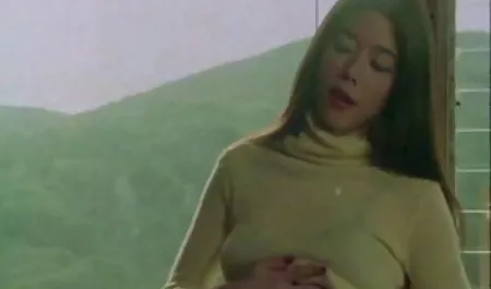 في افلام سكس محارم مترجمه كامله الفيلم الروسي ، تلعب دور ممرضة متخصصة في الديوك.