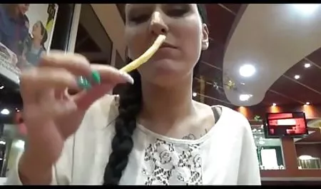 رجلان وامرأة مترجم سكس محارم