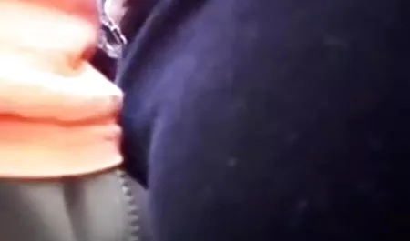 في سن المراهقة يمسك سكس محارم مترجم اخوان أصدقاء أبي مع ديك